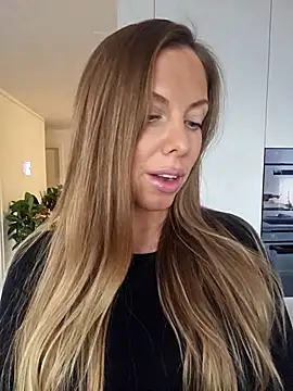 Snapshot of novaforyou1 chatting on 11.07.25 novaforyou1 online show from 11.07.25