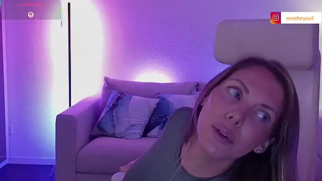 Snapshot of novaforyou1 chatting on 11.18.25 novaforyou1 online show from 11.18.25