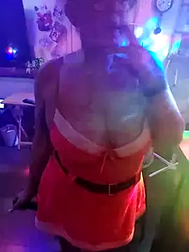 Snapshot of COUPLE4VOYEUR01 chatting on 12.23.24 COUPLE4VOYEUR01 online show from 12.23.24