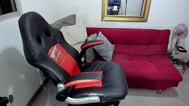 Snapshot of NicolettColin chatting on 03.20.25 NicolettColin online show from 03.20.25