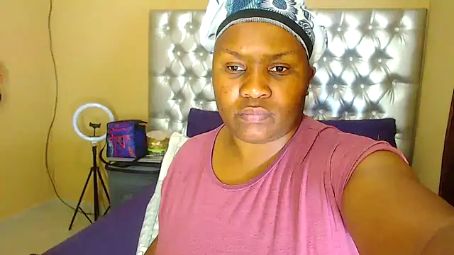 Snapshot of missboobsxx chatting on 10.29.25 missboobsxx online show from 10.29.25