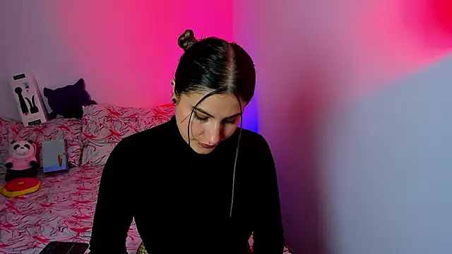 amelie collins online show from 03.07.25