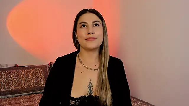 amelie collins online show from 03.20.25