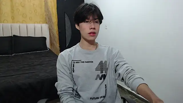 Snapshot of Elio-cam chatting on 12.10.24 Elio-cam online show from 12.10.24