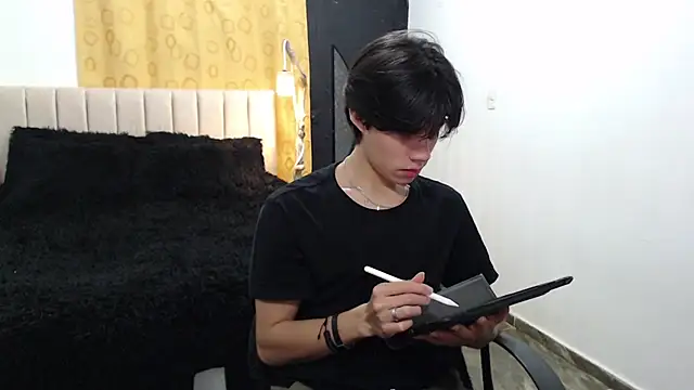 Snapshot of Elio-cam chatting on 02.23.25 Elio-cam online show from 02.23.25