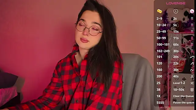 Snapshot of YsabellViveris chatting on 12.28.24 YsabellViveris online show from 12.28.24