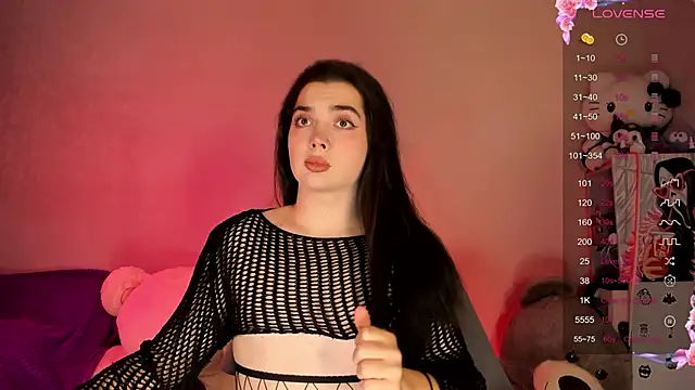 Snapshot of YsabellViveris chatting on 10.10.25 YsabellViveris online show from 10.10.25