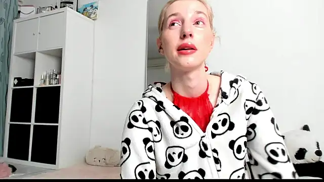 KenzieDawton online show from 03.08.25