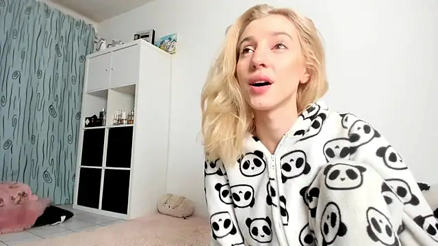 KenzieDawton online show from 11.02.25