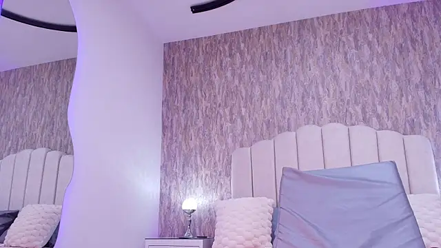 Snapshot of raven_lilith_ chatting on 11.13.25 raven lilith online show from 11.13.25