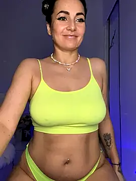 Snapshot of ImperialRice chatting on 10.21.25 ImperialRice online show from 10.21.25