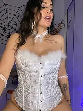 Snapshot of ImperialRice chatting on 10.25.25 ImperialRice online show from 10.25.25