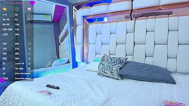 Snapshot of sexysistter chatting on 02.04.25 sexysistter online show from 02.04.25