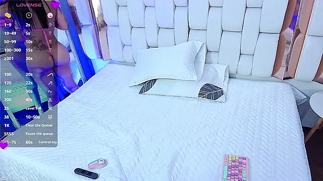 Snapshot of sexysistter chatting on 02.06.25 sexysistter online show from 02.06.25