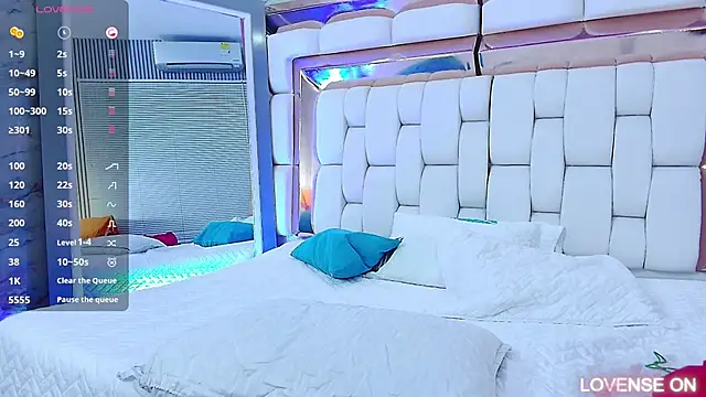 Snapshot of sexysistter chatting on 03.19.25 sexysistter online show from 03.19.25