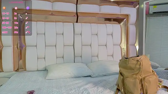 Snapshot of sexysistter chatting on 09.17.25 sexysistter online show from 09.17.25