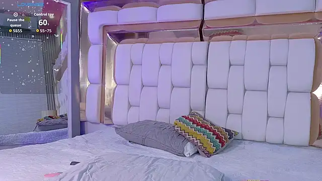 Snapshot of sexysistter chatting on 09.20.25 sexysistter online show from 09.20.25