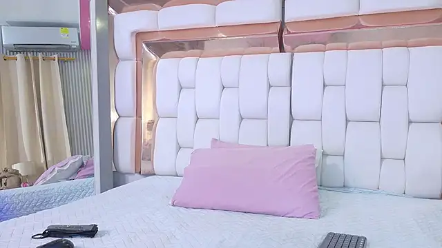 sexysistter online show from 02.14.26