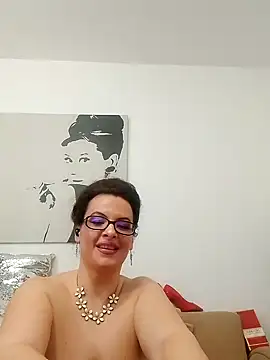 RebeccaNoble online show from 02.24.25