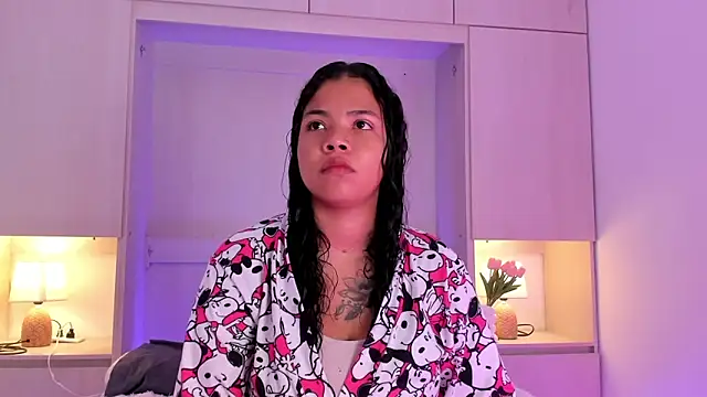 Snapshot of SophiaaStone chatting on 02.11.25 SophiaaStone online show from 02.11.25