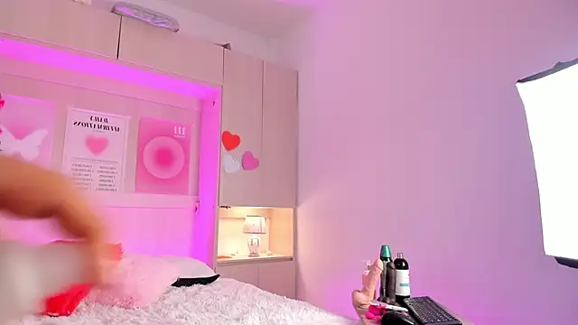 Snapshot of SophiaaStone chatting on 02.21.25 SophiaaStone online show from 02.21.25