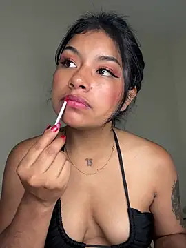 Snapshot of ChantalPetit chatting on 01.11.26 ChantalPetit online show from 01.11.26