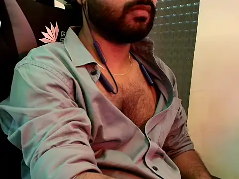 Snapshot of SHENOY3 chatting on 04.01.26 SHENOY3 online show from 04.01.26