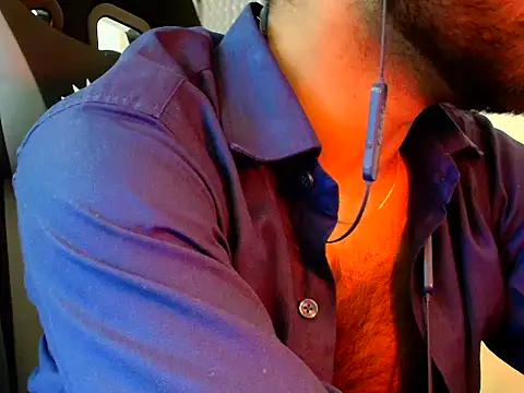 Snapshot of SHENOY3 chatting on 04.02.26 SHENOY3 online show from 04.02.26