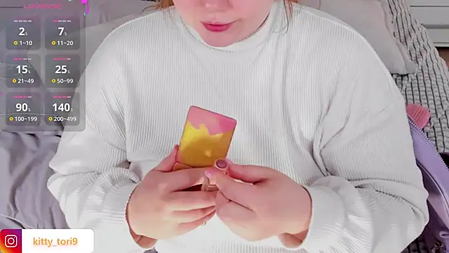 Snapshot of Tori_cat chatting on 12.22.24 Tori cat online show from 12.22.24