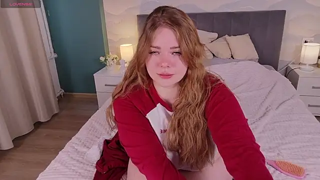 Snapshot of Tori_cat chatting on 04.16.26 Tori cat online show from 04.16.26