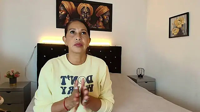 Snapshot of Shanon_mature chatting on 06.05.26 Shanon mature online show from 06.05.26