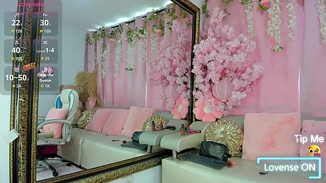 SammyGirlTS online show from 04.13.26