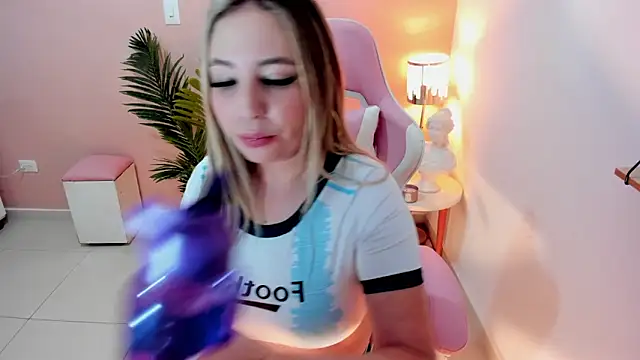 HannaMiller 1 online show from 12.22.24