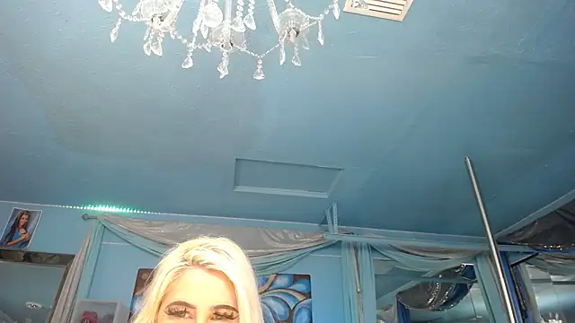 ADRIANNA FOX online show from 11.19.25