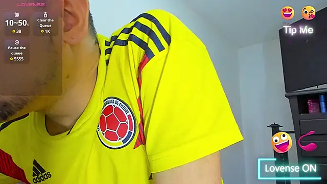 jhonyalzate2 online show from 01.28.25