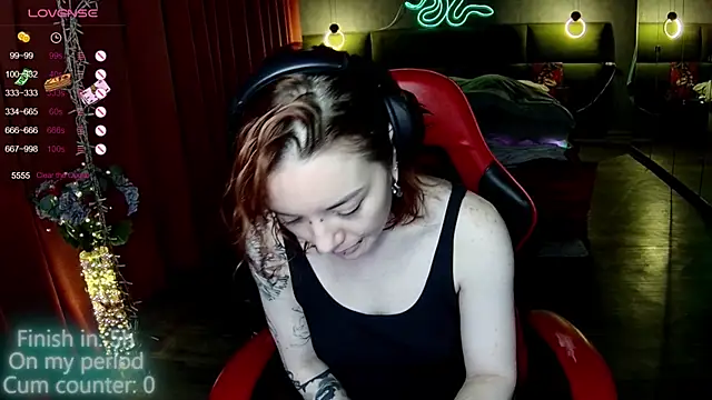 MaxPhoenixx online show from 10.05.25