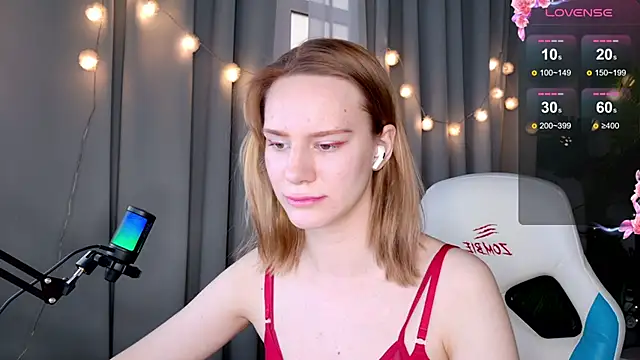 Snapshot of Ramona___ chatting on 12.25.24 Ramona online show from 12.25.24