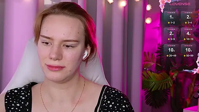 Snapshot of Ramona___ chatting on 01.28.25 Ramona online show from 01.28.25