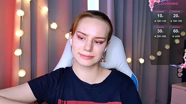 Snapshot of Ramona___ chatting on 02.10.25 Ramona online show from 02.10.25