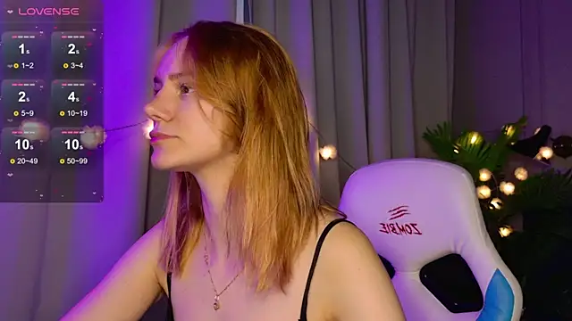 Snapshot of Ramona___ chatting on 09.19.25 Ramona online show from 09.19.25