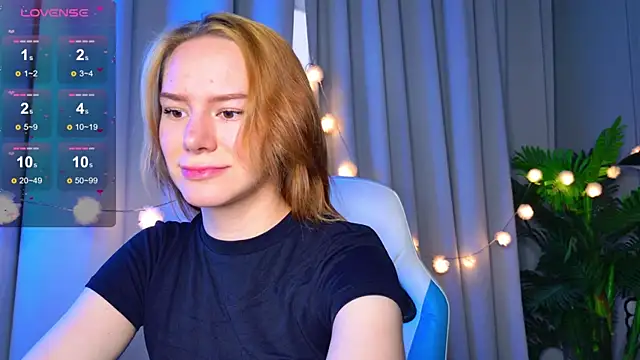 Snapshot of Ramona___ chatting on 10.11.25 Ramona online show from 10.11.25