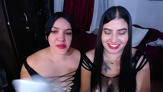 Snapshot of Sharlottee chatting on 04.28.26 Sharlottee online show from 04.28.26