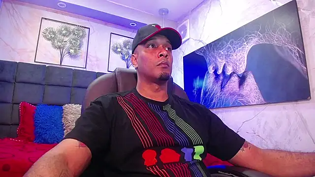 Snapshot of liam_howard chatting on 02.18.25 liam howard online show from 02.18.25