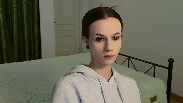 ItsAlisia online show from 09.28.25