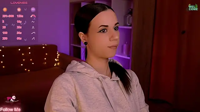 ItsAlisia online show from 04.04.26