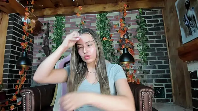 danaythamara1 online show from 01.13.25