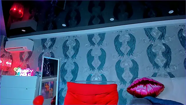 Snapshot of anneswhite chatting on 02.19.25 anneswhite online show from 02.19.25