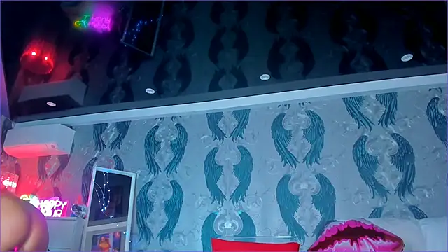 Snapshot of anneswhite chatting on 02.19.25 anneswhite online show from 02.19.25