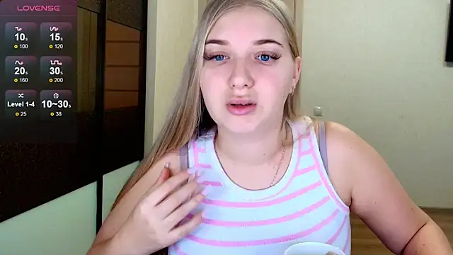 Snapshot of Adr1ana_ chatting on 11.28.25 Adr1ana online show from 11.28.25