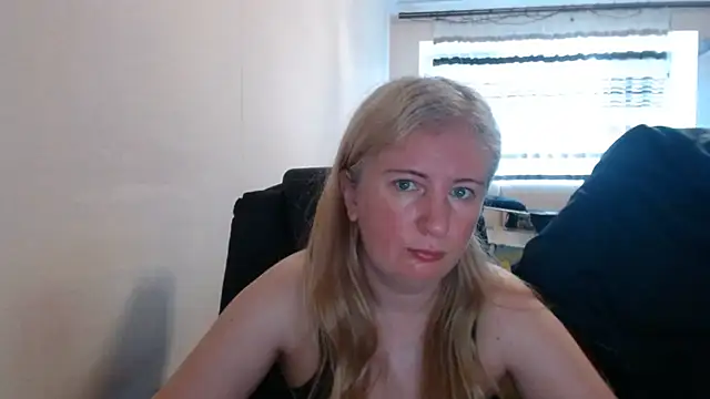 Snapshot of PeterAndJen chatting on 06.29.26 PeterAndJen online show from 06.29.26